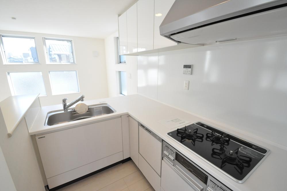 Kitchen. Indoor (10 May 2013) Shooting