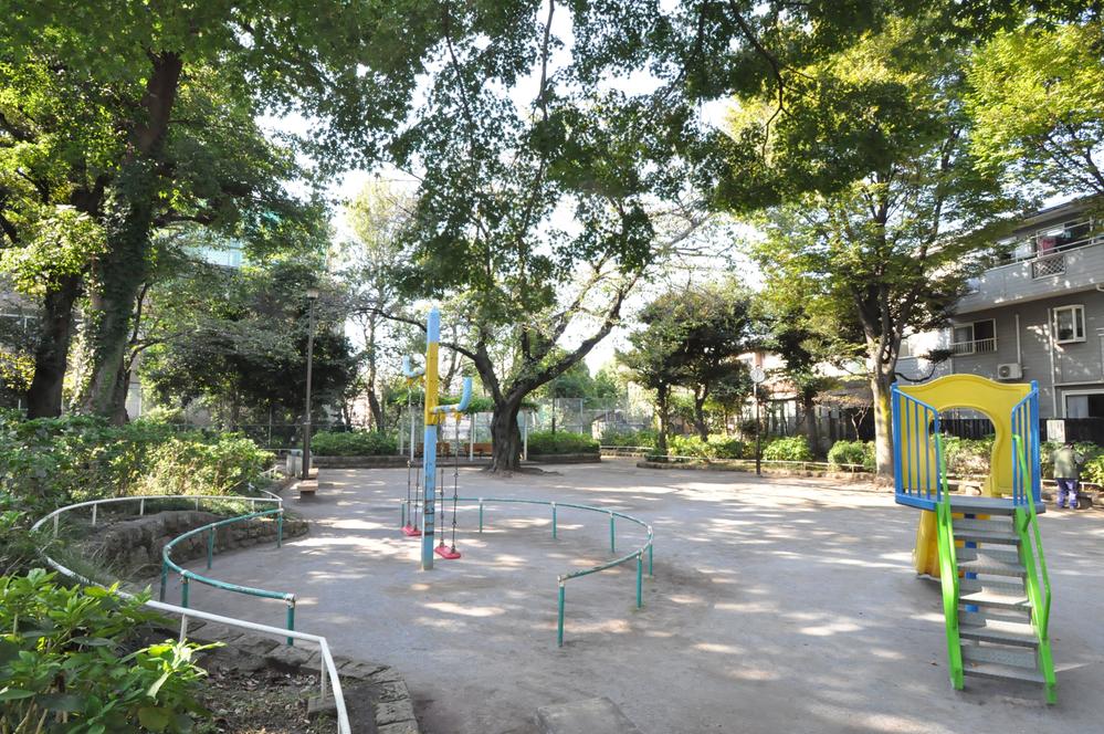 park. 300m to Hakusan Park