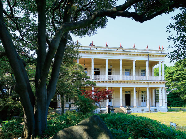 Surrounding environment. Former Iwasaki House garden (about 350m from local)