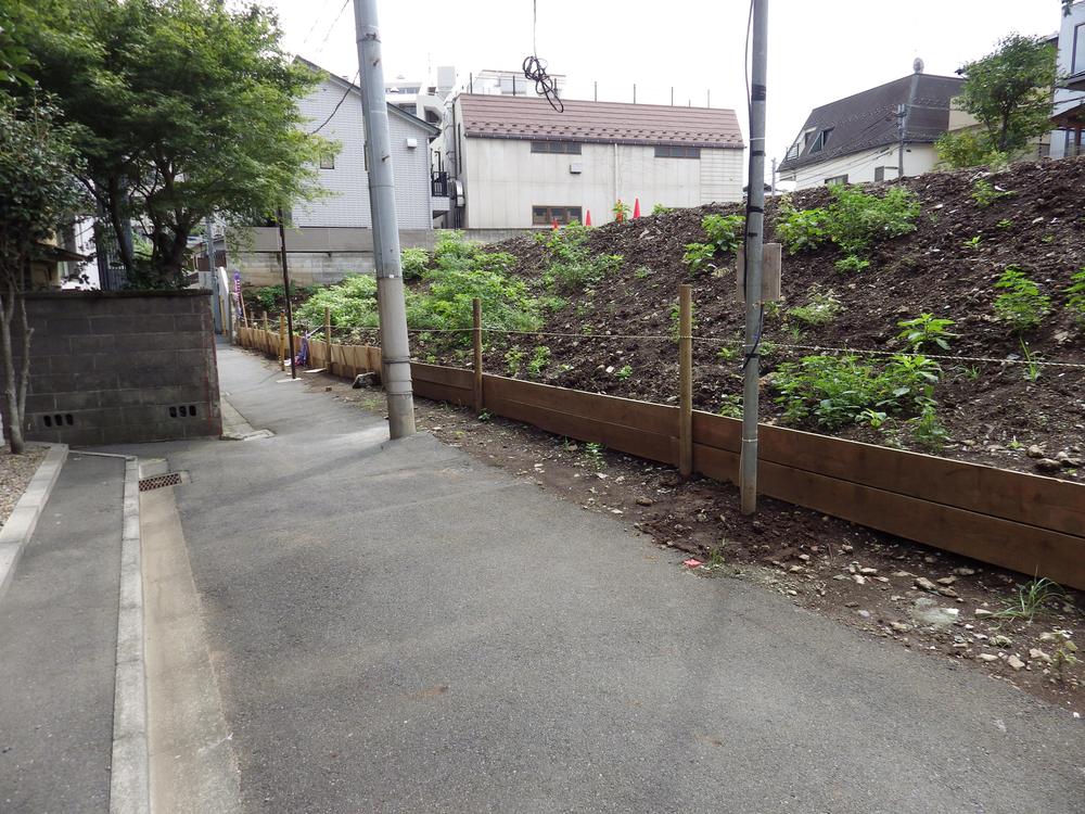 Local photos, including front road. C compartment