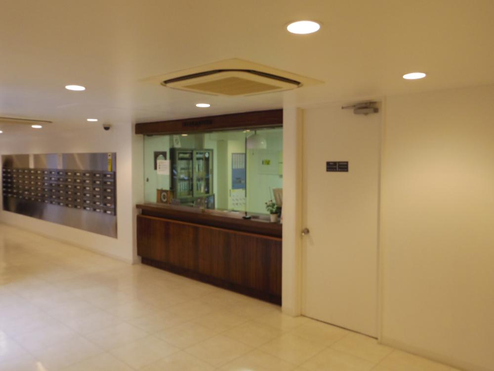 Entrance. Common areas