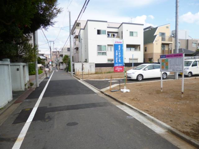 Local photos, including front road. Local (10 May 2013) Shooting