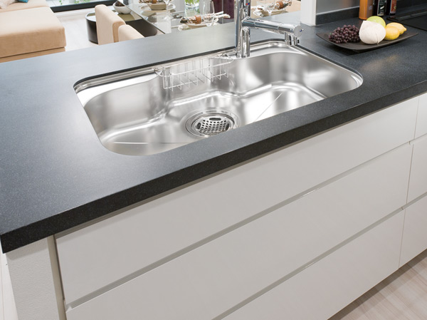 Kitchen.  [Artificial marble countertops] Beautiful and maintenance easy artificial marble countertops.  ※ Less than, Concept Room (Sample Room) Photo ※ In concept room, You can see the water around and the facilities of the same property and the same specifications.