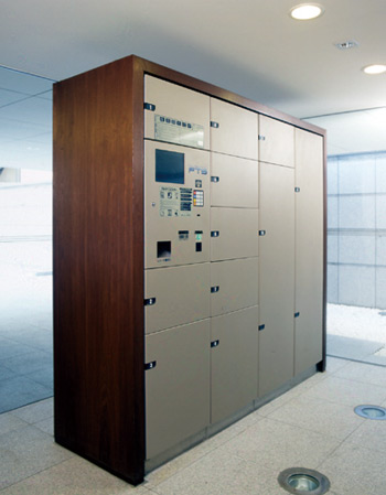 Other.  [Delivery Box (with arrival display function)] The luggage that arrived at the time of going out, To operate the box in a non-touch keys, Others can be received at any time 24 hours, Shipping and cleaning request of home delivery products can be done. Also, Home delivery products shipping fee ・ You can also settle the cleaning fee with a credit card. You can see by the arrival display that you have arrived luggage in dwelling units within the intercom base unit.