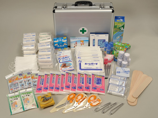 earthquake ・ Disaster-prevention measures.  [Disaster prevention equipment] In preparation for the emergency such as an earthquake, Align the disaster prevention equipment. Small loudspeaker to be used for initial assistance, Rescue tool set, Rescue rope, scoop, Features such as dust mask. Also, First-aid kit as life support equipment in the event of a disaster, Mobile phone charger ・ Flashlight function with a hand-cranked charging radio, We offer and emergency candles. (Same specifications)