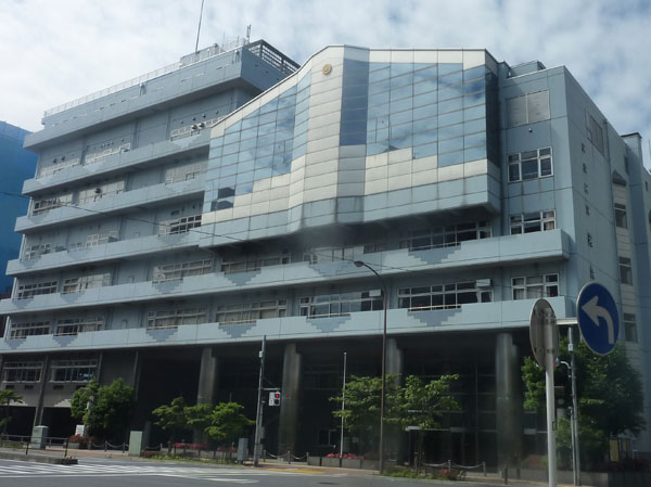 Surrounding environment. 茗台 junior high school (about 160m ・ A 2-minute walk) junior high school located in a 2-minute walk from the local. Rich in autonomy, We are developing an education policy for the health and human nature rich student training both physically and mentally.