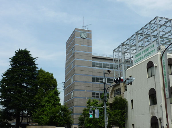 Surrounding environment. Tokyo Gakugei University kindergarten Takehaya Gardens building ・ Takehaya elementary school ・ Takehaya junior high school (about 460m ・ In one of 6 minutes) University School of Tokyo Gakugei University Park walk, Young ・ Achieve a small consistent education. Also to promote education in close cooperation with the University Takehaya Junior High School.