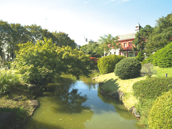 Surrounding environment. Koishikawa Botanical Garden (about 820m ・ Walk 11 minutes) Botanical Gardens, which boasts a history of about 300 years. A wide variety of flowers will compete for beauty in every season.