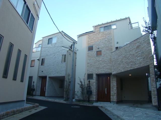 Local appearance photo. Local (11 May 2013) Shooting