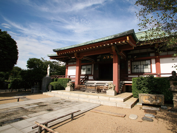 Surrounding environment. Kichijoji 2-minute walk / About 110m