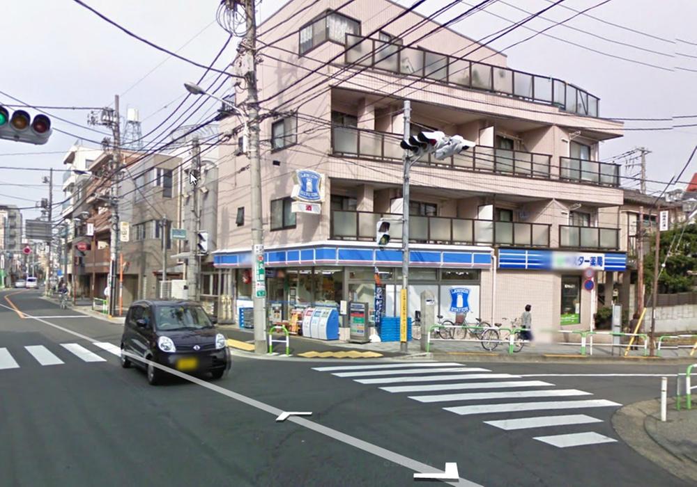 Convenience store. 100m to Lawson