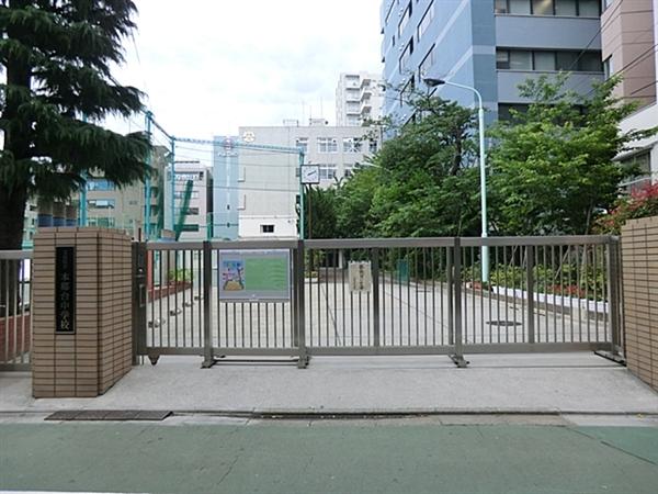 Junior high school. 450m to Bunkyo Ward Hongodai Junior High School