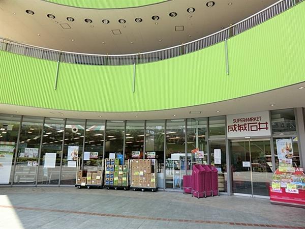 Supermarket. Seijo Ishii ・ 690m until the Tokyo Dome LaQua shop