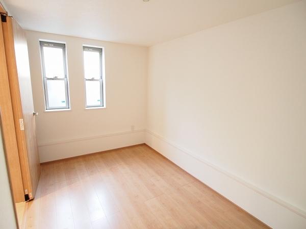 Non-living room. Room (August 2013) Shooting