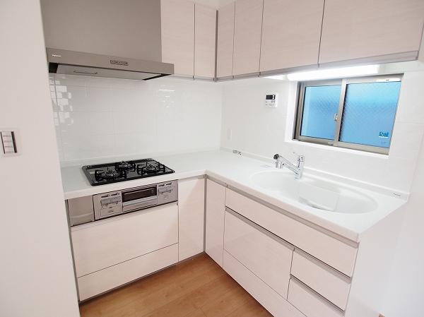 Kitchen. Room (August 2013) Shooting