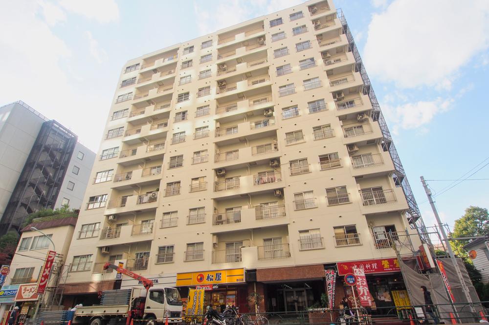 Local appearance photo. Local (12 May 2013) Shooting