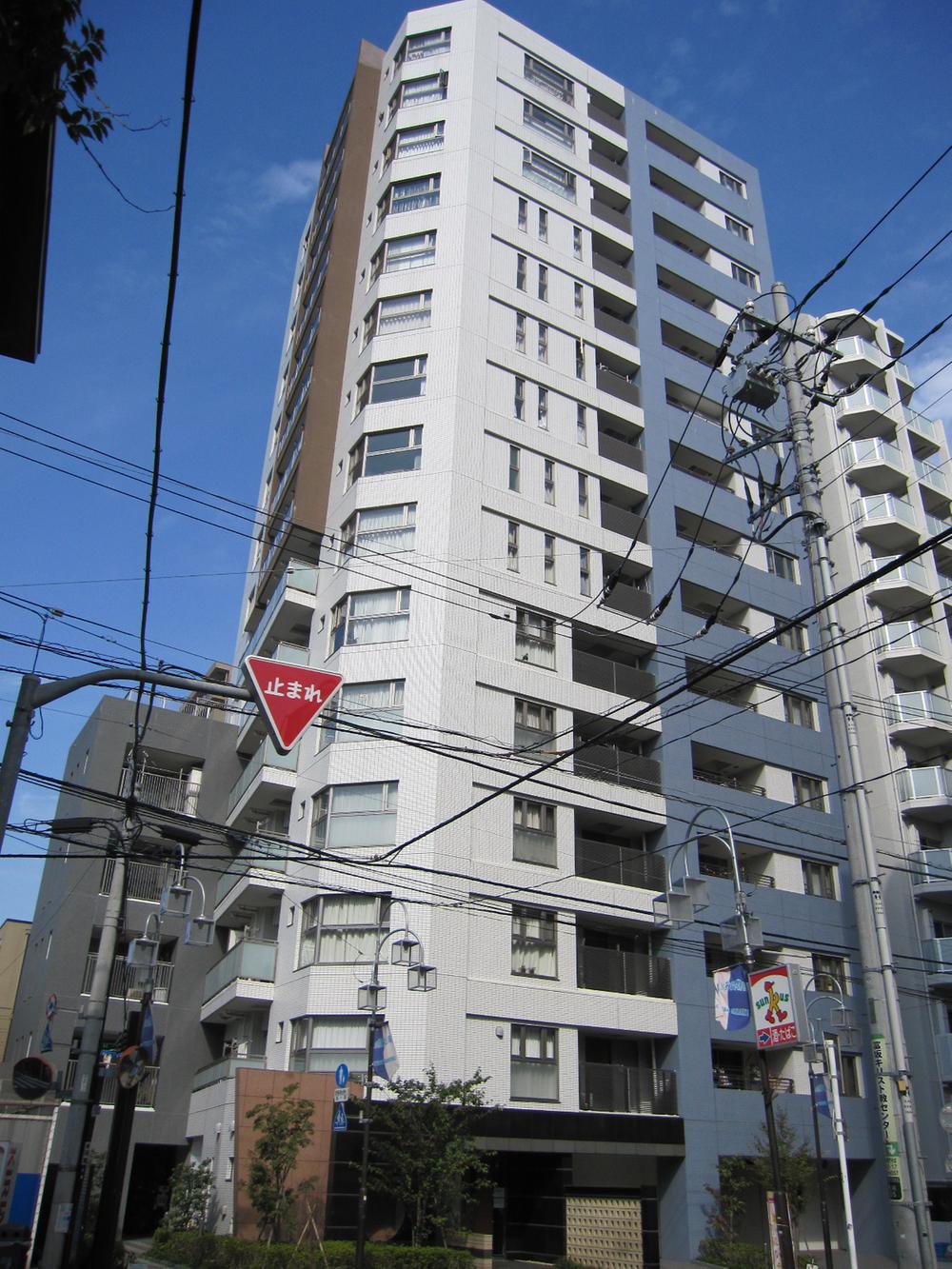 Local appearance photo. Local (11 May 2013) Shooting