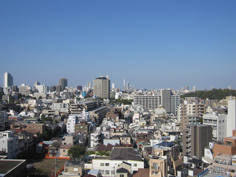 View photos from the dwelling unit. View from the site (November 2013) Shooting