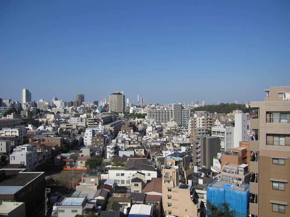 View photos from the dwelling unit. View from the site (November 2013) Shooting