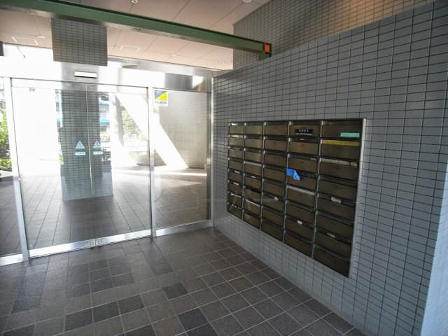 Other common areas. Set post