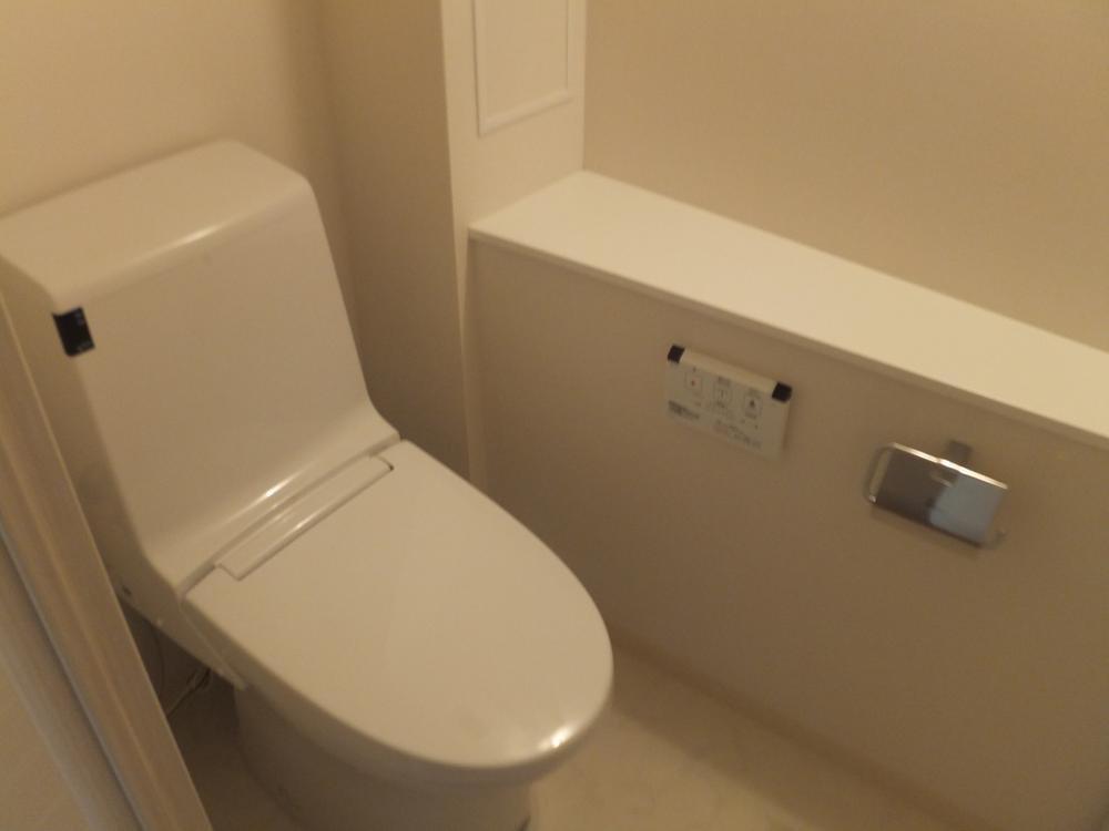 Toilet. Indoor (June 2013) Shooting