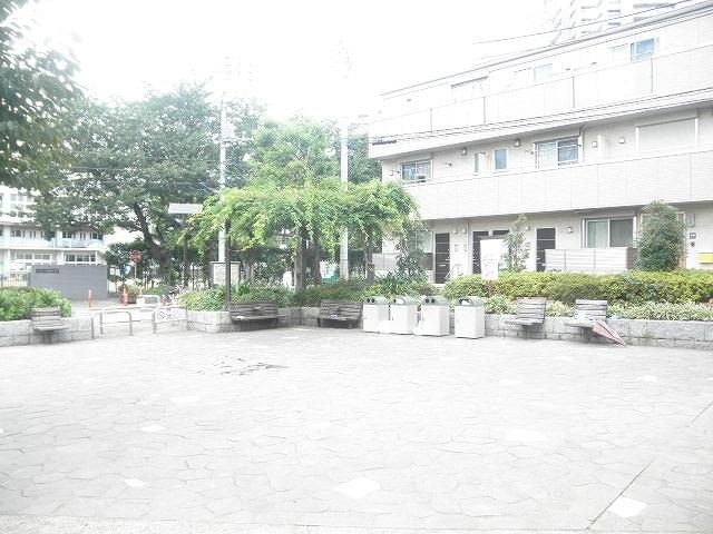 park. 343m until the moth Kagomachi park