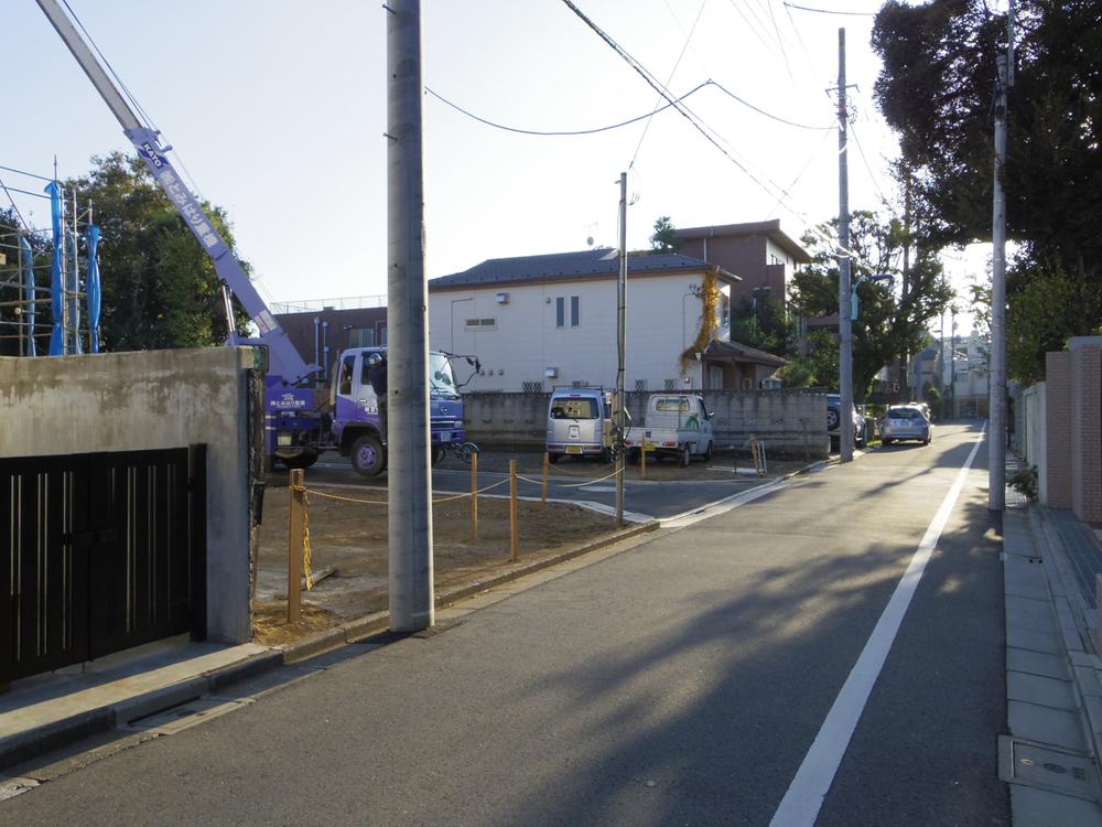 Local photos, including front road. Local (11 May 2013) Shooting