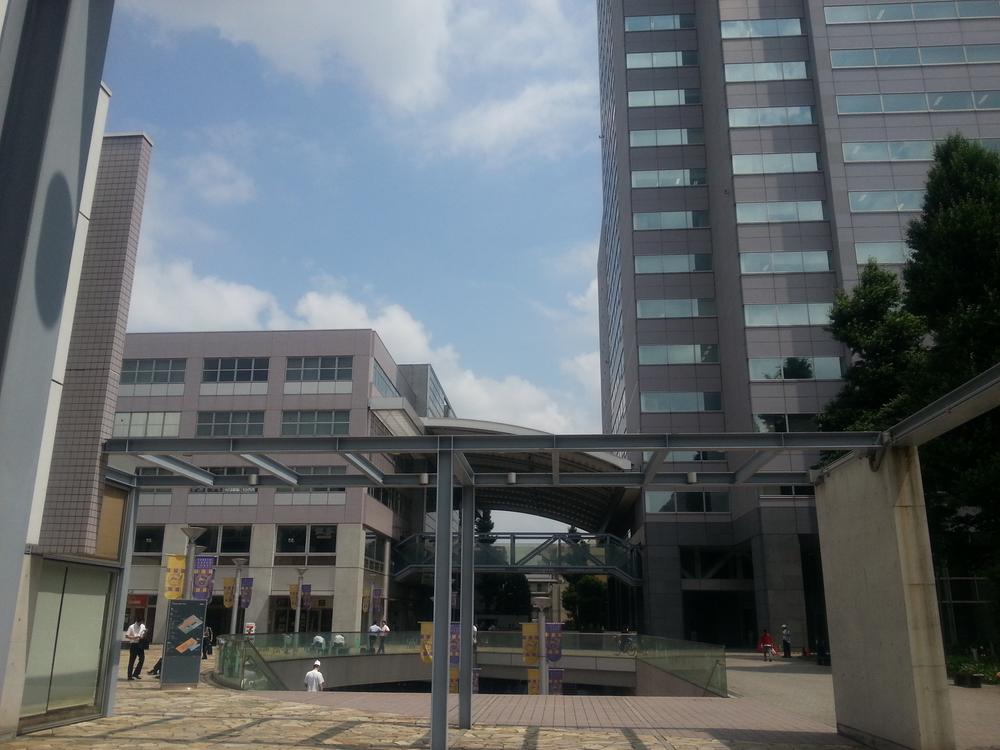 Shopping centre. 880m to Bunkyo Green Court