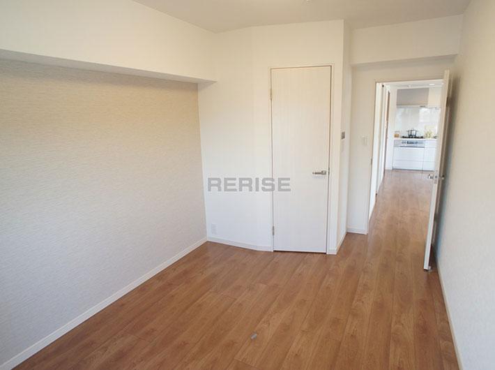 Non-living room. Walk-in closet with a Western-style