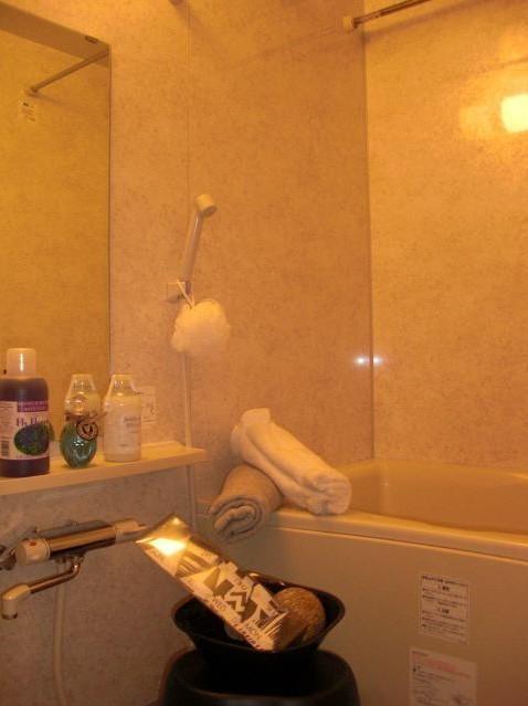 Bathroom. Yes storeroom space