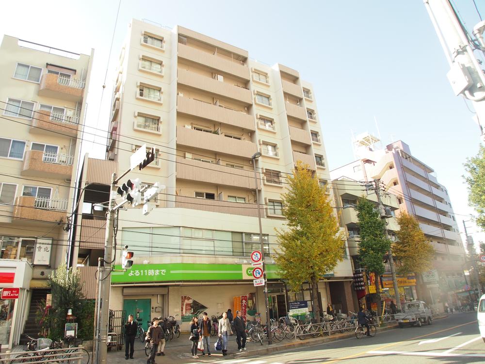 Local appearance photo. Local (12 May 2013) Shooting