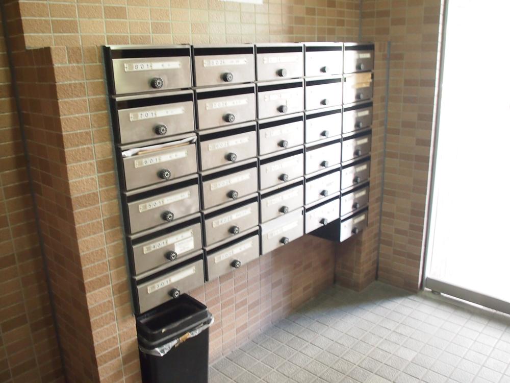 Entrance. Common areas