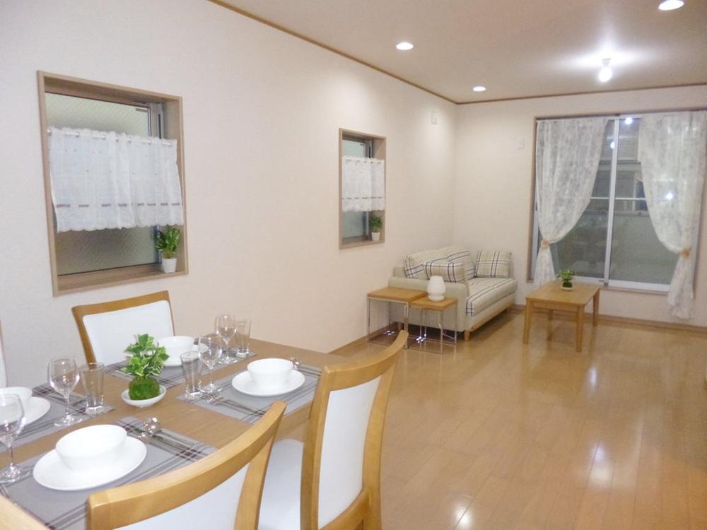 Same specifications photos (living). (9 Building) same specification