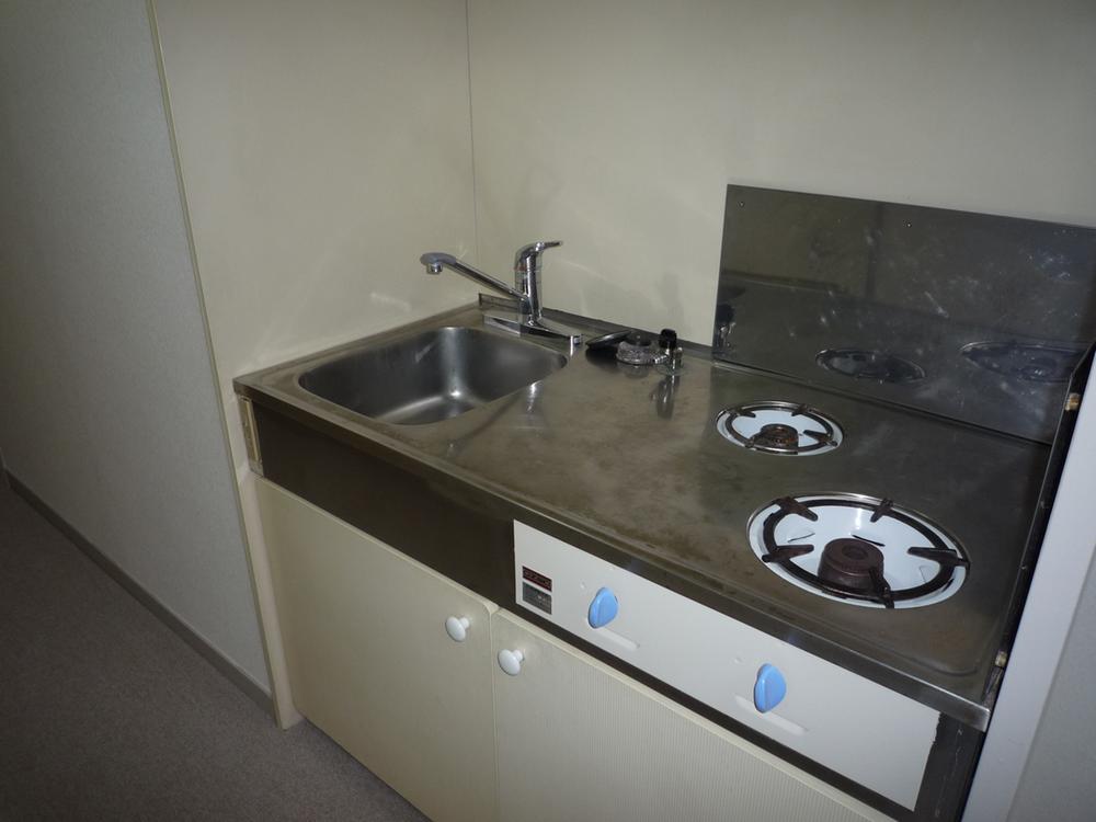 Kitchen. Indoor (11 May 2013) Shooting