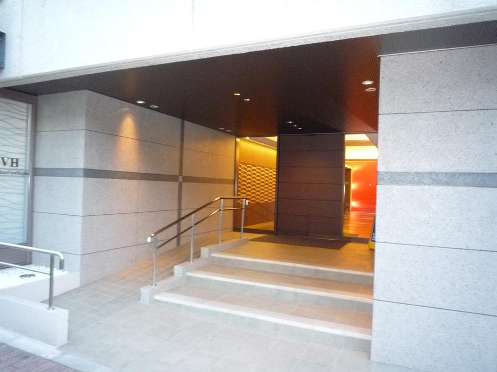 Entrance. Common areas