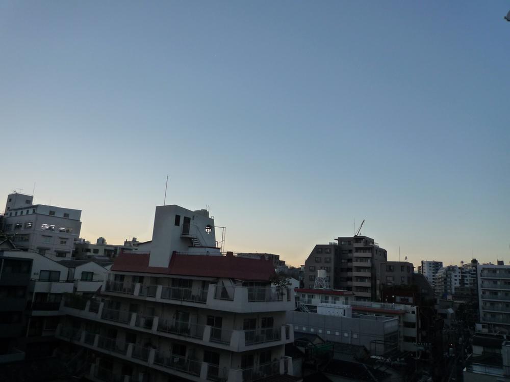 View photos from the dwelling unit. View from the site (November 2013) Shooting