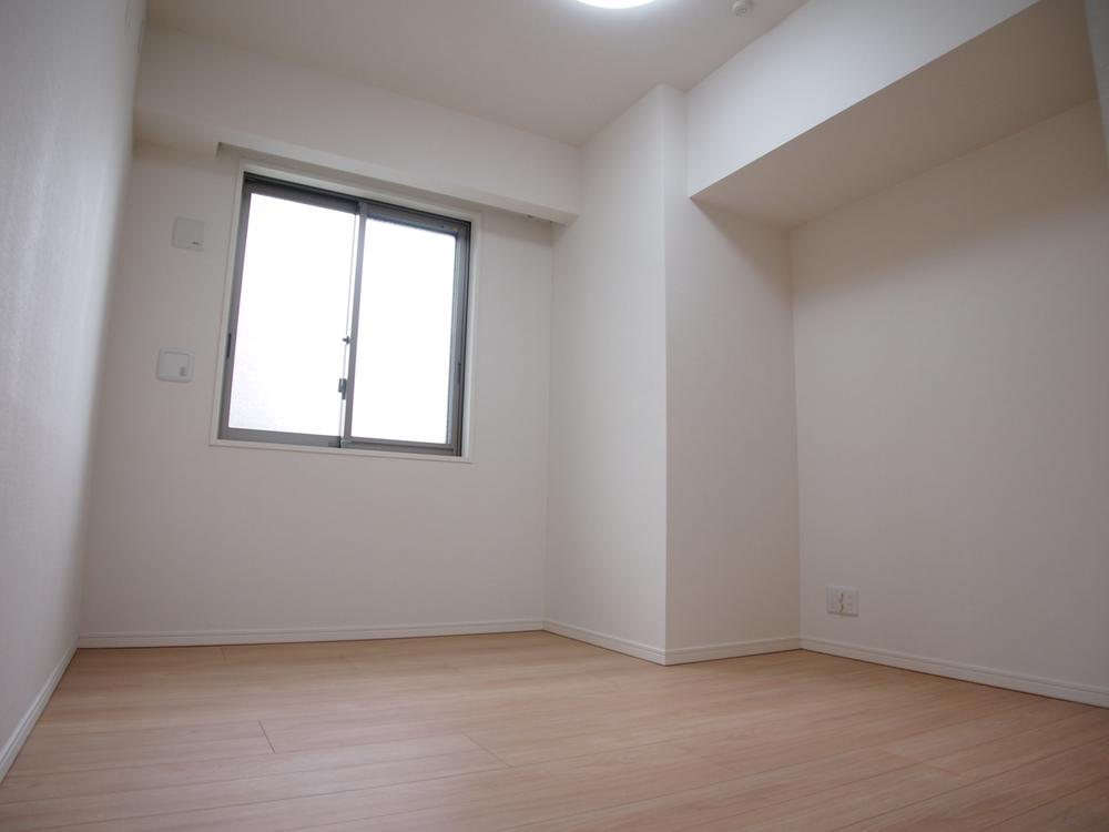 Non-living room. Indoor (12 May 2013) Shooting