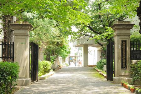 Junior high school. 344m to Bunkyo Tatsudai three junior high school