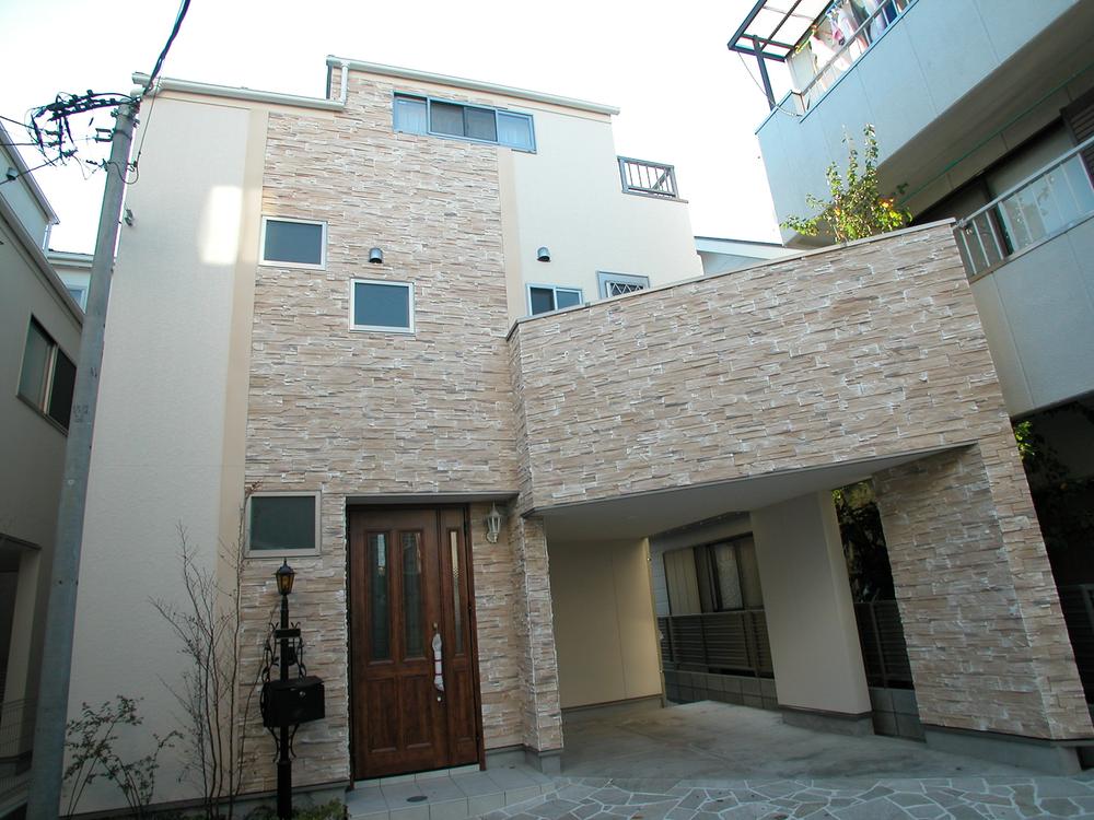 Local appearance photo. Local (12 May 2013) shooting 5 Building