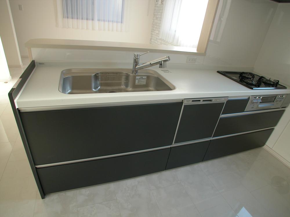 Kitchen. Indoor (12 May 2013) Shooting