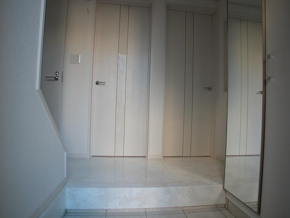 Entrance. Local (12 May 2013) shooting 5 Building