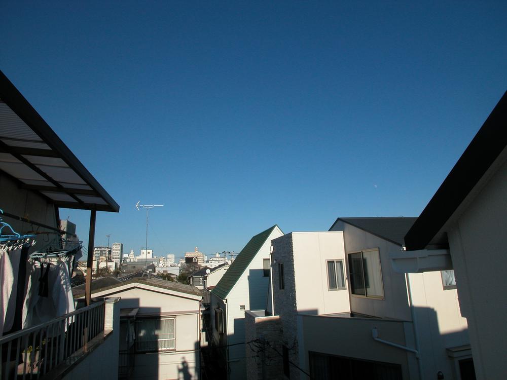 View photos from the dwelling unit. View from the site (December 2013) Shooting