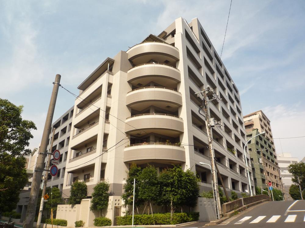 Local appearance photo. Local (12 May 2013) Shooting