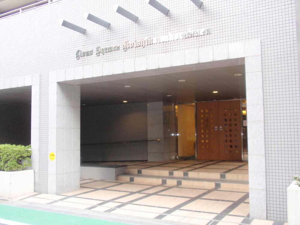 Entrance. Common areas