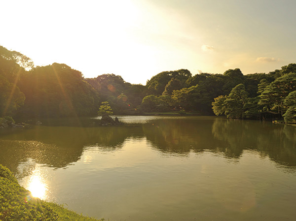 Surrounding environment. Metropolitan Rikugien (about 560m ・ 7-minute walk)