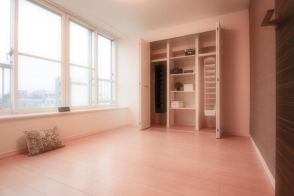 Non-living room. Indoor (11 May 2013) Shooting