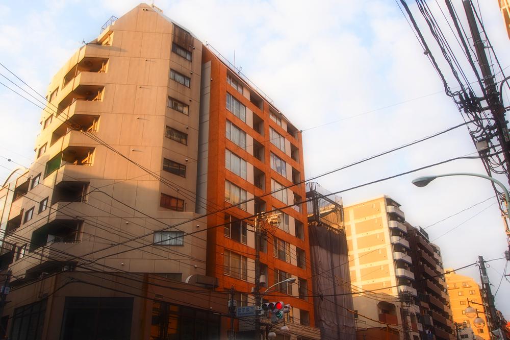 Local appearance photo. Local (11 May 2013) Shooting