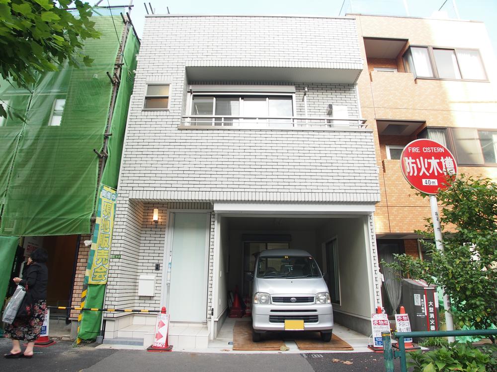 Local appearance photo. Local (10 May 2013) Shooting