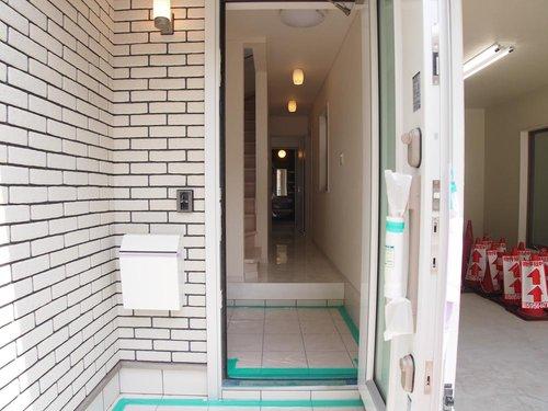 Entrance. Local (September 2013) Shooting