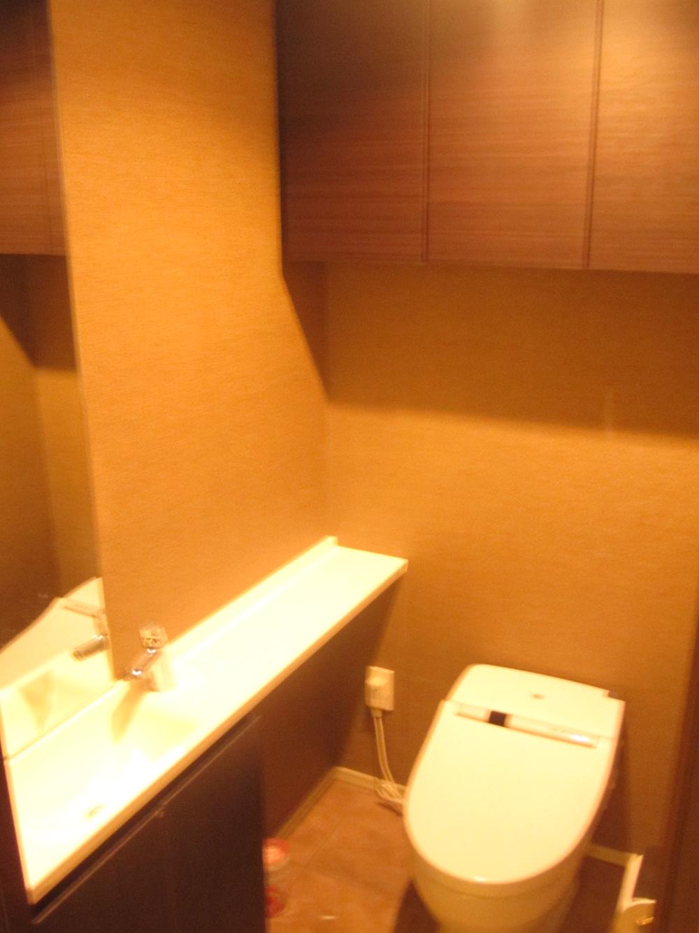 Toilet. Indoor (September 2013) Shooting